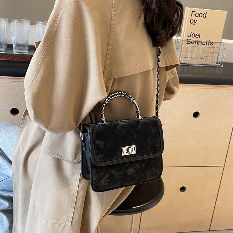 Women's Portable Diamond Chain Messenger Bag TinyTrek UAE
